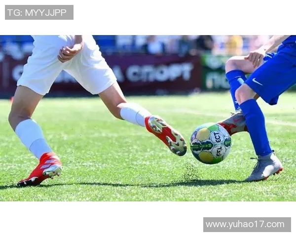 穿着足球鞋驰骋绿茵场的顶级球星们盘点与精彩瞬间回顾